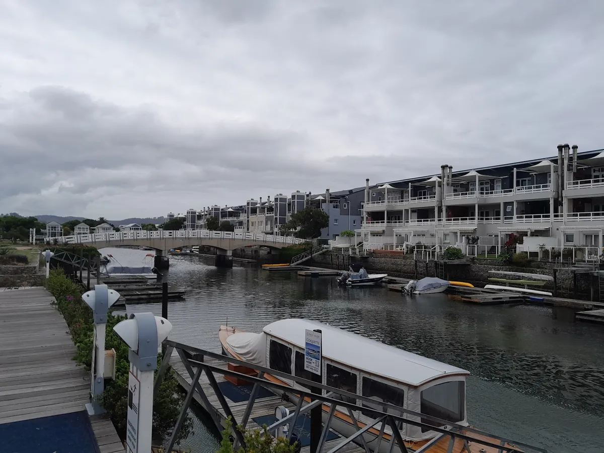 Thesen Islands Knysna — colonial canal homes and tidal waterways inside Knysna Lagoon