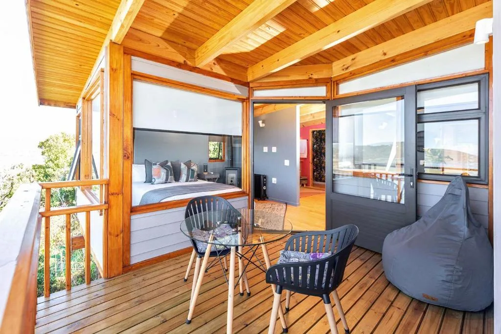 Lagoon Studio Maison Mahogany — deck with lagoon view, Knysna